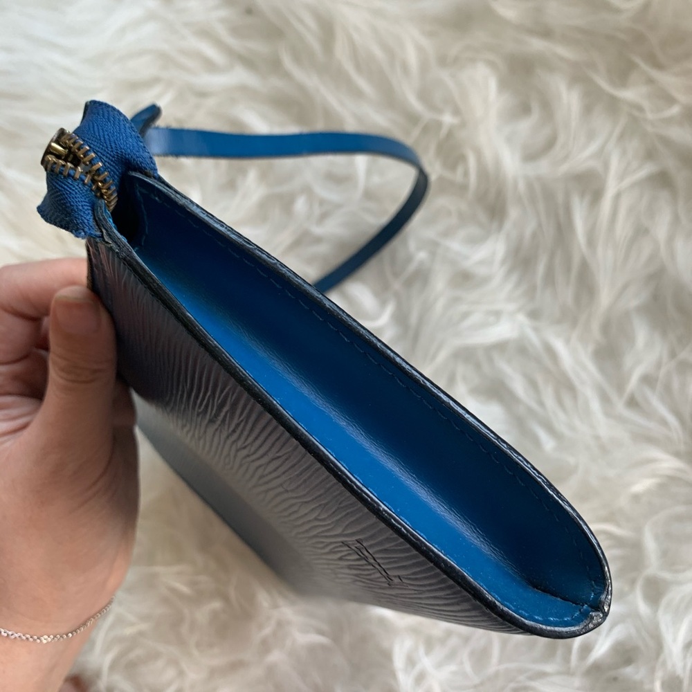 SOLD - Picture 4 of 9